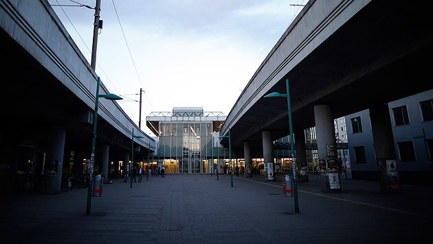 A bécsi U6-os megálló Handelskai (Bild: APA/GEORG HOCHMUTH)