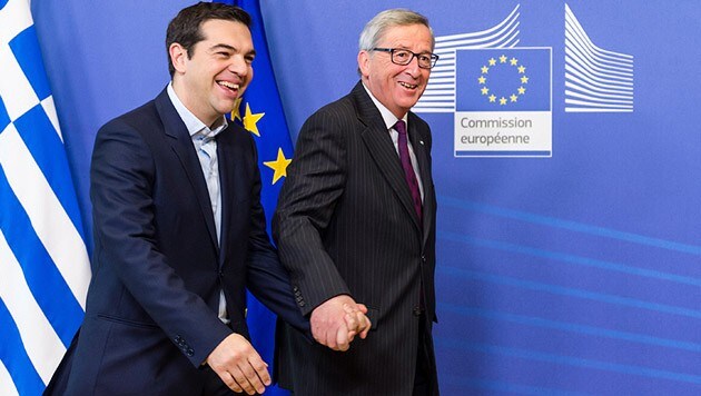 Alexis Tsipras und Jean-Claude Juncker (Bild: AP)