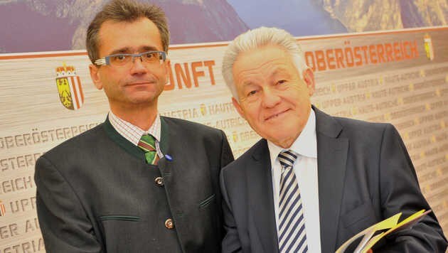 Ärztekammerchef Peter Niedermoser (li.) und LH Josef Pühringer (Bild: Horst Einöder)