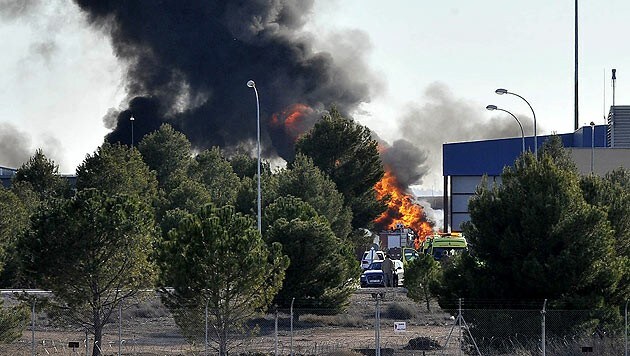 Mindestens zehn Menschen kamen beim Unglück auf dem NATO-Stützpunkt ums Leben. (Bild: APA/EPA/MANU)