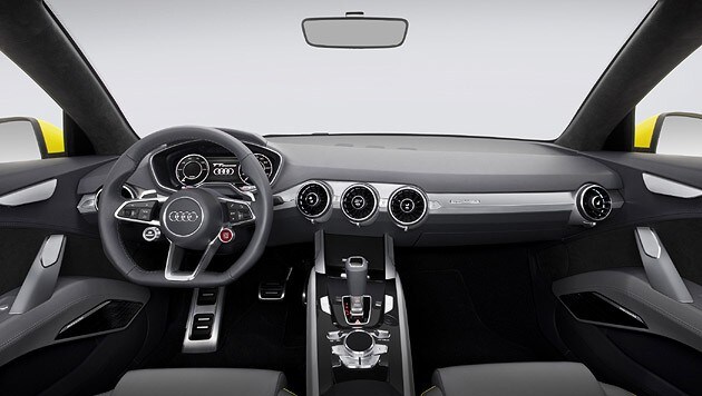 Am Auffallendsten ist das virtuelle Cockpit (hier: Offroad), das sich hinter dem Lenkrad ausbreitet. (Bild: Audi)