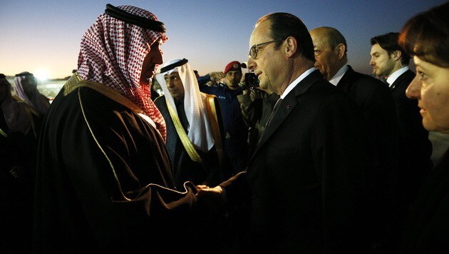 Frankreichs Präsident Francois Hollande auf Kondolenzbesuch in Saudi-Arabien (Bild: EPA/YOAN VALAT)