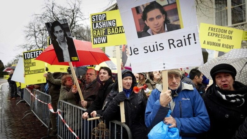 Auch in den Niederlanden gab es Proteste gegen die Auspeitschung. (Bild: APA/EPA/MARTIJN BEEKMAN)