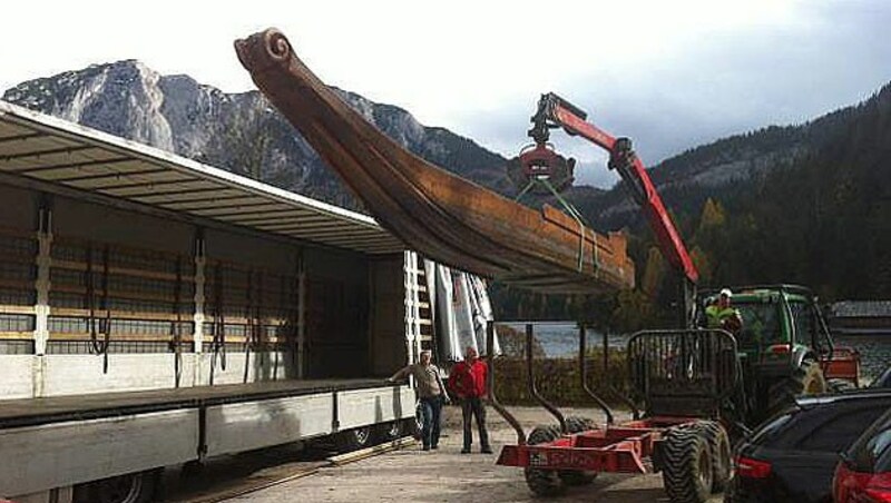 Ein traditionelles Plätten-Boot wurde in die Pinewood-Studios gebracht. (Bild: Privat)