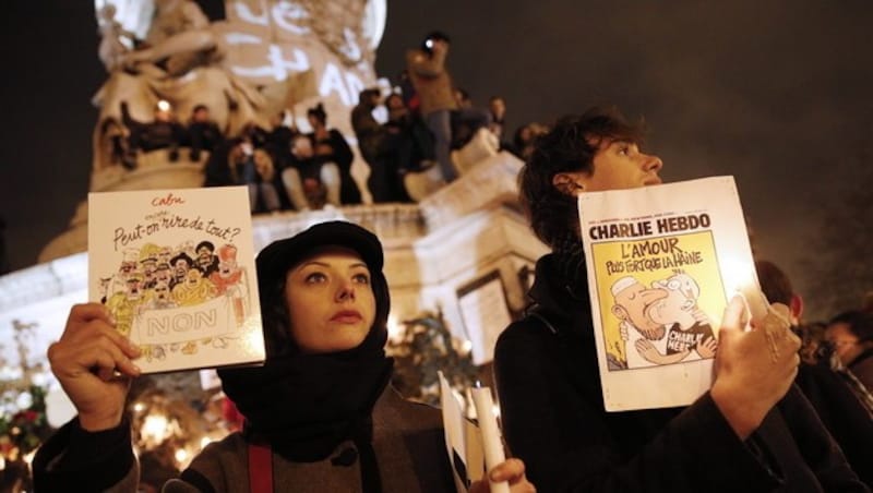 Demonstranten auf dem Place de la Republique in Paris (Bild: APA/EPA/YOAN VALAT)
