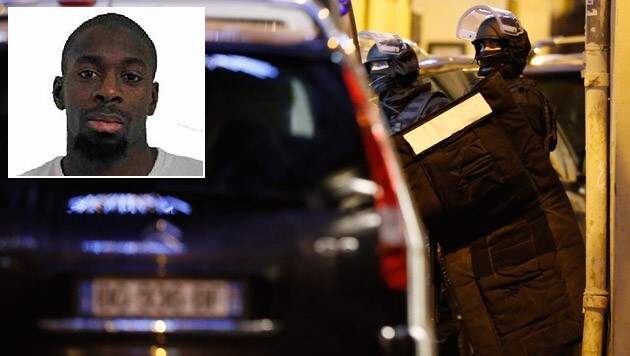 "Ich bin vom Islamischen Staat": Geiselnehmer Amedy Coulibaly (Bild: AP, APA/EPA/GUILLAUME HORCAJUELO)