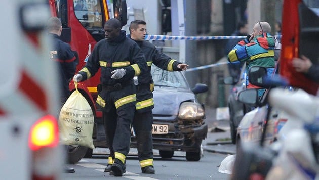 Spurensicherung am Tatort in Paris Montrouge (Bild: AP)