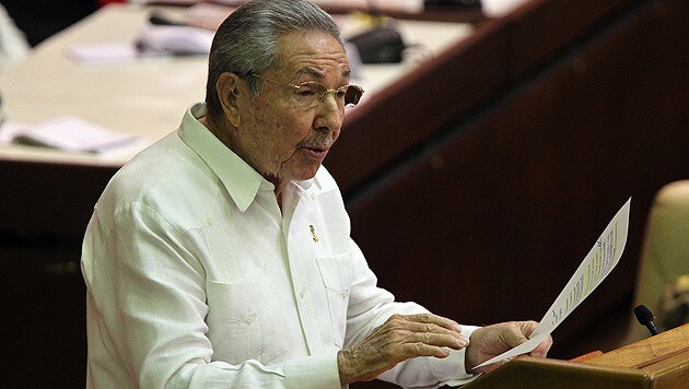 Kubas Präsident Raul Castro ließ erste Polit-Häftlinge frei. (Bild: APA/EPA/Alejandro Ernesto)