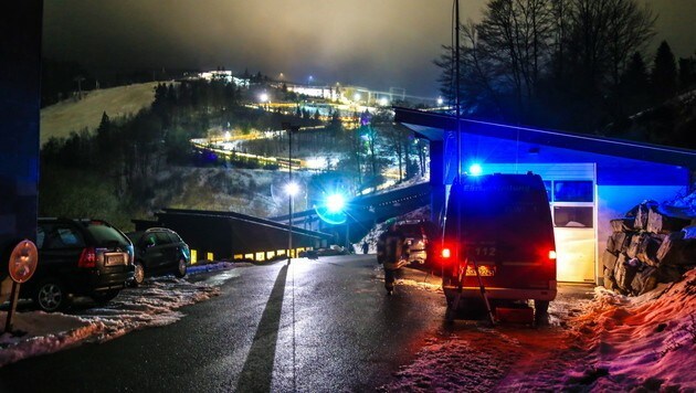 Der Eiskanal in Winterberg zu den schnellsten der Welt (Bild: APA/EPA/Volunteer Fire Brigade Winterberg/J. Vogelsang)