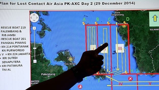 Das Wrack der Air-Asia-Maschine wurde westlich der Insel Borneo geortet. (Bild: AP)