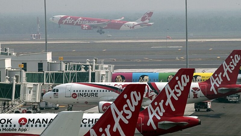 Air Asia ist eine der weltgrößten Billigfluglinien und gilt als Konkurrentin der Malaysia Airlines. (Bild: APA/EPA/AHMAD YUSNI)