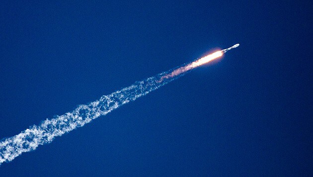 Mit so einer Sojus-Rakete wurde der Satellit auf die Erdumlaufbahn befördert. (Bild: AFP)