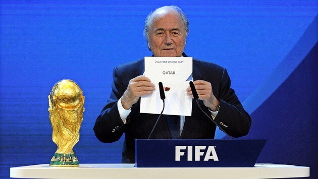 Der Bericht zur umstrittenen WM-Vergabe an Katar wird jetzt doch veröffentlicht. (Bild: APA/EPA/WALTER BIERI)