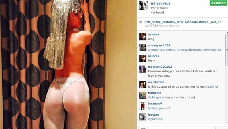 Auch ihren Popo reckte Miley Cyrus in die Kamera. (Bild: instagram.com/mileycyrus)