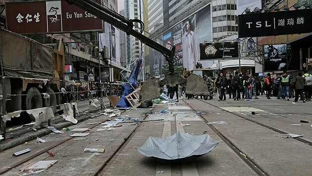 Die "Regenschirm-Revolution" in Hongkong ist ins Stocken geraten. Die Protestlager wurden aufgelöst. (Bild: AP)