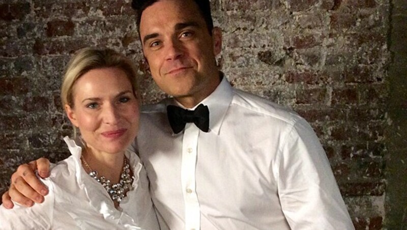 Anna Richter-Trummer mit Robbie Williams (Bild: "Krone")