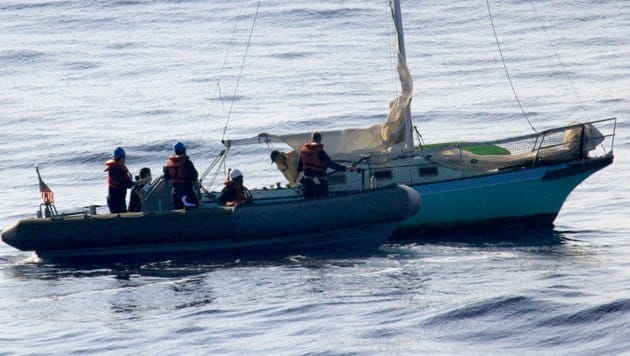 12 Tage überlebte der schiffbrüchige Fischer Ron Ingraham auf seinem Segelboot. (Bild: AP)