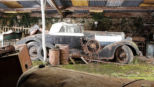 Die Autos rotteten vor sich hin, so dieses Cabrio der Luxusmarke Hispano Suiza. (Bild: Artcurial)