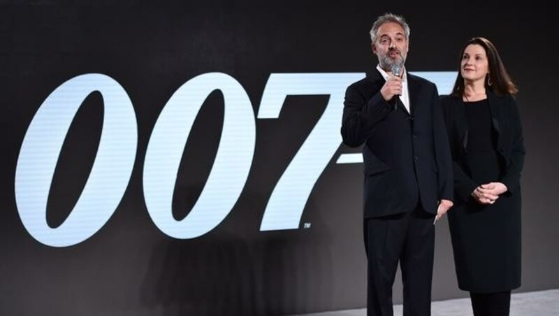 Sam Mendes und Bond-Produzentin Barbara Broccoli (Bild: AFP)