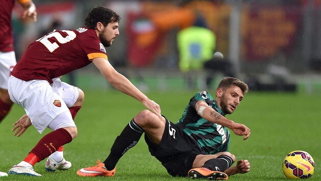Mattia Destro (AS Roma) gegen Domenico Berardi (Bild: APA/EPA/ETTORE FERRARI)