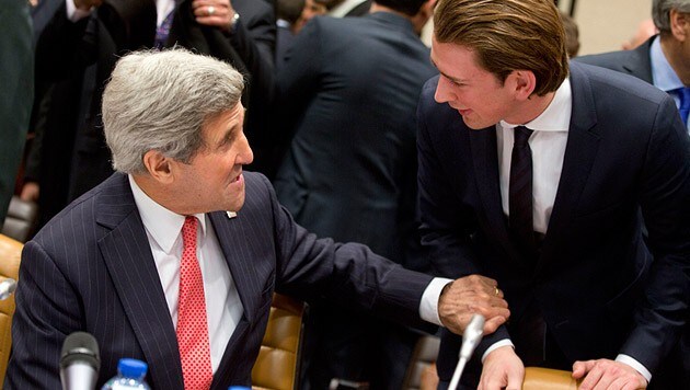US-Außenminister John Kerry mit seinem österreichischen Amtskollegen Sebastian Kurz (Bild: AP)