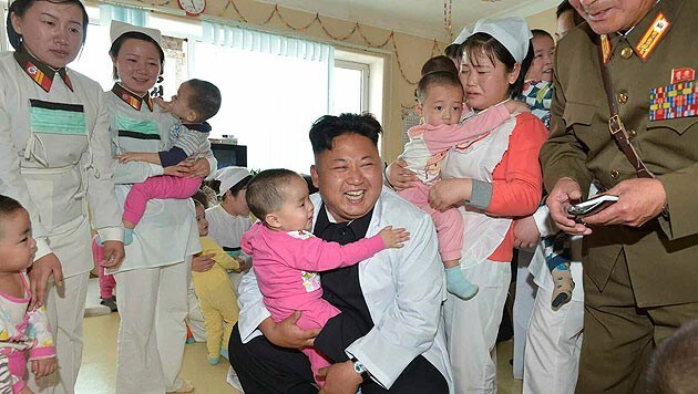 Sowohl diese als auch alle künftig geborenen Kinder dürfen den Namen Kim Jong Un nicht tragen. (Bild: APA/EPA/KCNA)