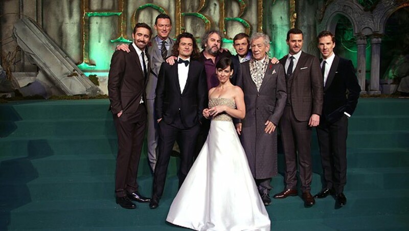 Regisseur Peter Jackson und seine "Herr der Ringe"- und "Hobbit"-Stars (Bild: Joel Ryan/Invision/AP)