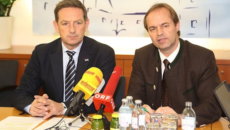 Christian Benger und Johann Mößler bei der Pressekonferenz (Bild: Uta Rojsek-Wiedergut)