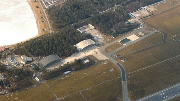 Das Areal des Fliegerhorst Nittner liegt direkt neben der Rollbahn des Grazer Flughafens. (Bild: BMLVS)