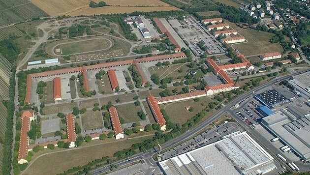 Luftaufnahme der zum Verkauf angebotenen Martinek-Kaserne (Bild: sivbeg.at)