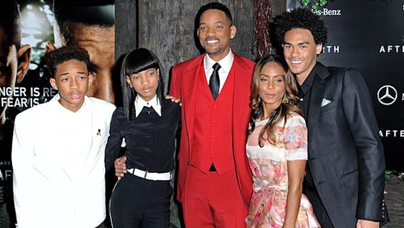 Jaden und Willow mit ihren Eltern Will Smith und Jada Pinkett Smith sowie Halbbrunder Trey Smith. (Bild: EPA)