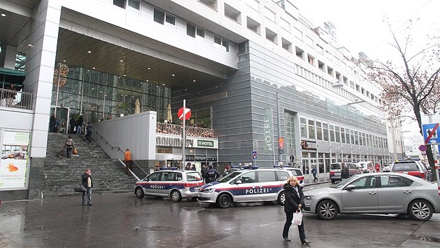 Policía en Millennium City (Imagen: Andi Schiel)