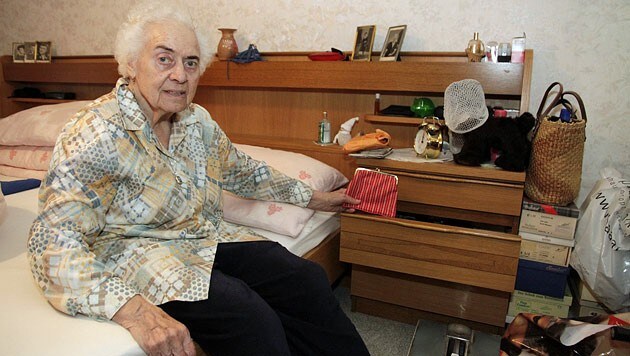 Die 84-jährige Helga H. lebt seit dem Einbruch in Angst. (Bild: Markus Schütz)