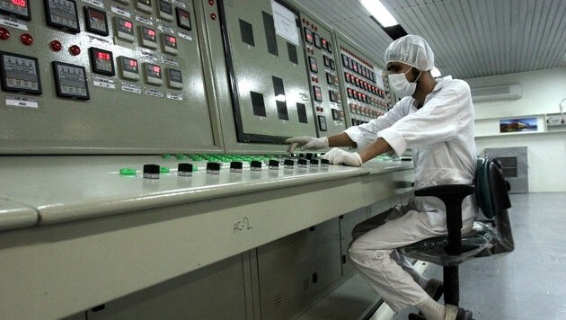 Eine Kontrollanlage in einem iranischen AKW (Bild: Associated Press)