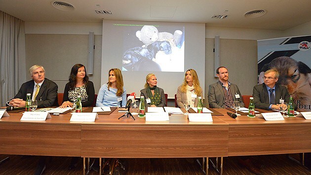 Experten diskutierten in Wien über den illegalen Welpenhandel. (Bild: Kromus)