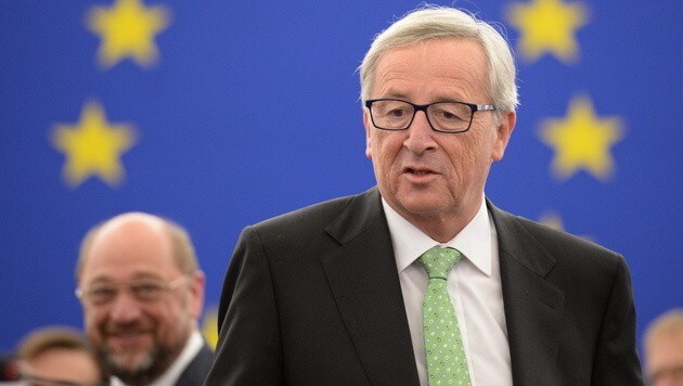 Die neue Europäische Kommission unter Präsident Jean-Claude Juncker ist offiziell im Amt (Bild: APA/EPA/PATRICK SEEGER)