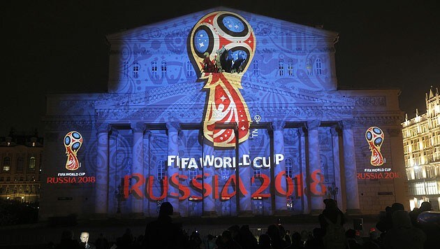 Krim als Teil von Russland: Die FIFA entschuldigte sich für die Video-Panne in Moskau. (Bild: APA/EPA/MAXIM SHIPENKOV)