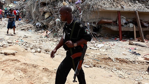 Polizist in Nigeria (Bild: AP)