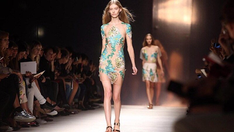 Bei Blumarine wird es im Sommer 2015 sehr durchsichtig. (Bild: APA/EPA/MATTEO BAZZI)