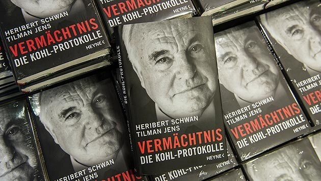 Äußerst brisantes und nicht autorisiertes Buch über Altkanzler Helmut Kohl (Bild: APA/dpa)