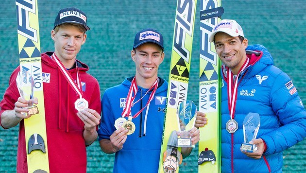 Siegerbild: Michael Hayböck, Stefan Kraft und Andi Kofler (von links) (Bild: ÖSV/Kotlaba)