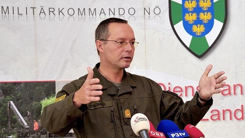 Mit Rudolf Striedinger soll auch ein Offizier des Bundesheeres die Fäden in der Krisenkoordination ziehen. (Bild: APA/Bundesheer/Helmut Kreimel)