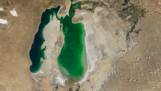 Der östliche Aralsee im Jahr 2003 (Bild: NASA Earth Observatory)