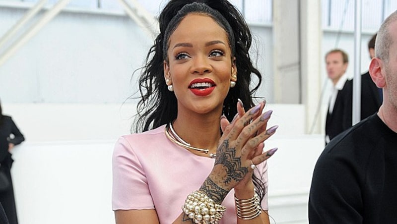 10.000 Dollar ließ sich Rihanna ihre Maniküre kosten. (Bild: Brad Barket/Invision/AP)