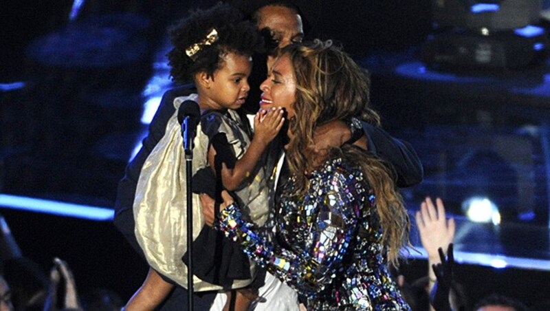 Beyonce und Jay-Z kauften Blue Ivy ein goldenes Schaukelpferd um 600.000 Euro. (Bild: Chris Pizzello/Invision/AP)