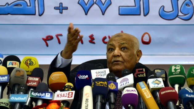 Jemens Ministerpräsident Mohammed Basindawa erklärte seinen Rücktritt. (Bild: APA/EPA/YAHYA ARHAB)