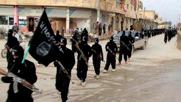 Kämpfer des IS in Syrien (Bild: AP)
