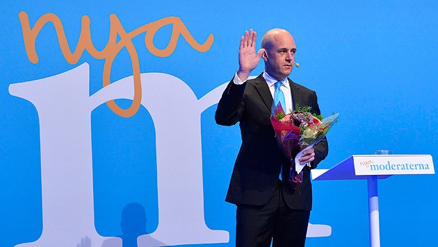 Ministerpräsident Fredrik Reinfeldt verabschiedet sich. (Bild: AP)