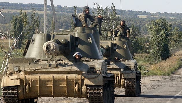 Panzer der ukrainischen Armee in der Nähe von Donezk (Bild: AFP)
