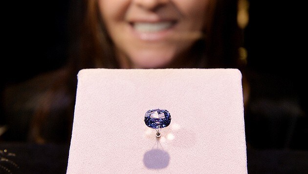 Der "Blue Moon"-Diamant ist derzeit in Los Angeles ausgestellt. (Bild: AFP)